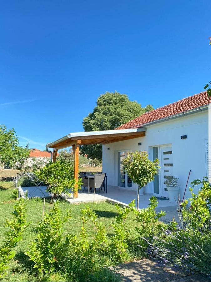 Holiday House Lucia Sukošan Exterior foto